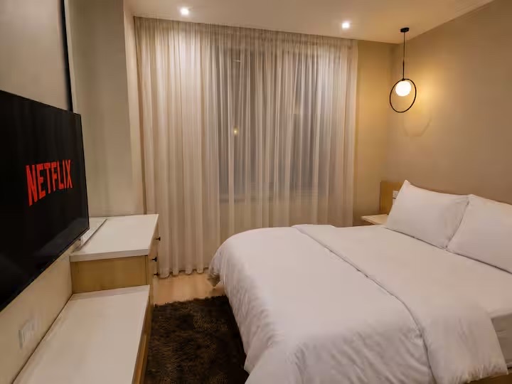 Modern 3BR Boutique Stay near Mall of Arabia /7 — Apartment in Giza, Egypt, Egypt — photo 57