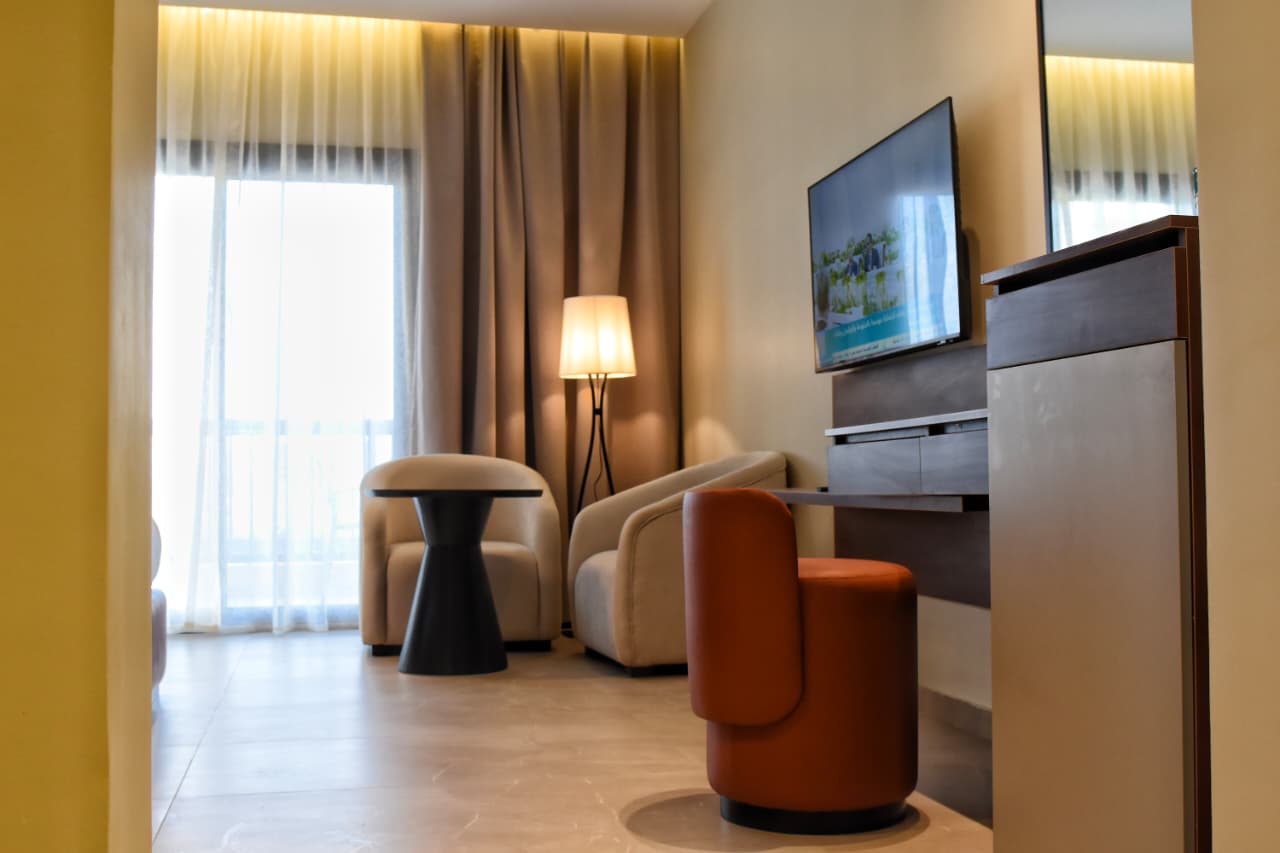 King Room with Pool View | at SOL Plaza — Private room in a hotel in Cairo, Egypt, Egypt — photo 10