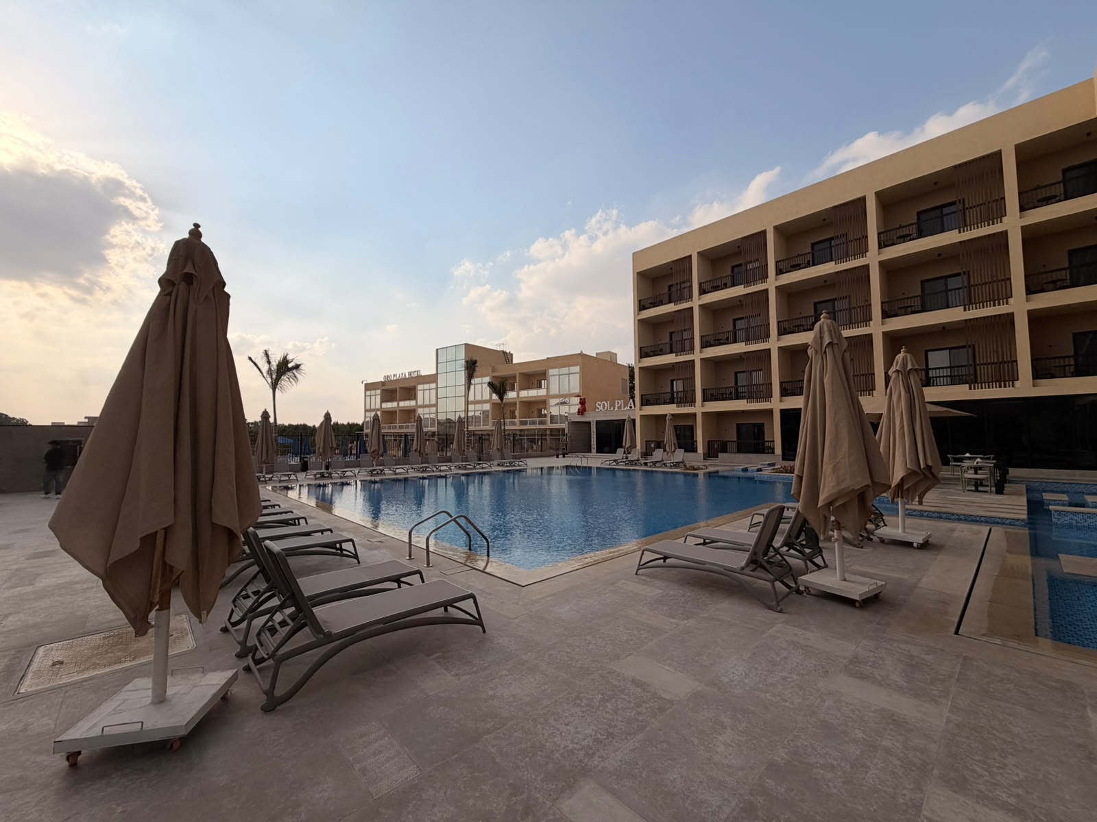 King Room with Pool View | at SOL Plaza — Private room in a hotel in Cairo, Egypt, Egypt — photo 56