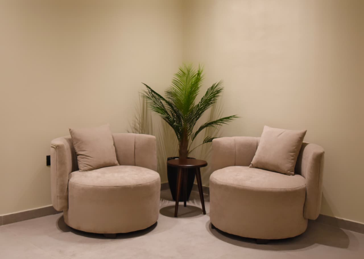 SOL Plaza | Elegant Double Retreat with Pool Views — Private room in a hotel in Cairo, Egypt — photo 10