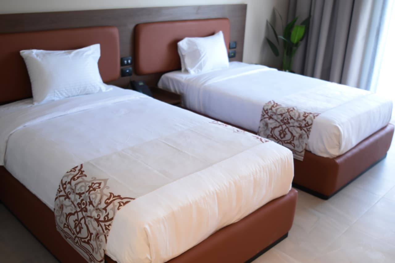 SOL Plaza | Elegant Double Retreat with Pool Views — Private room in a hotel in Cairo, Egypt — photo 19