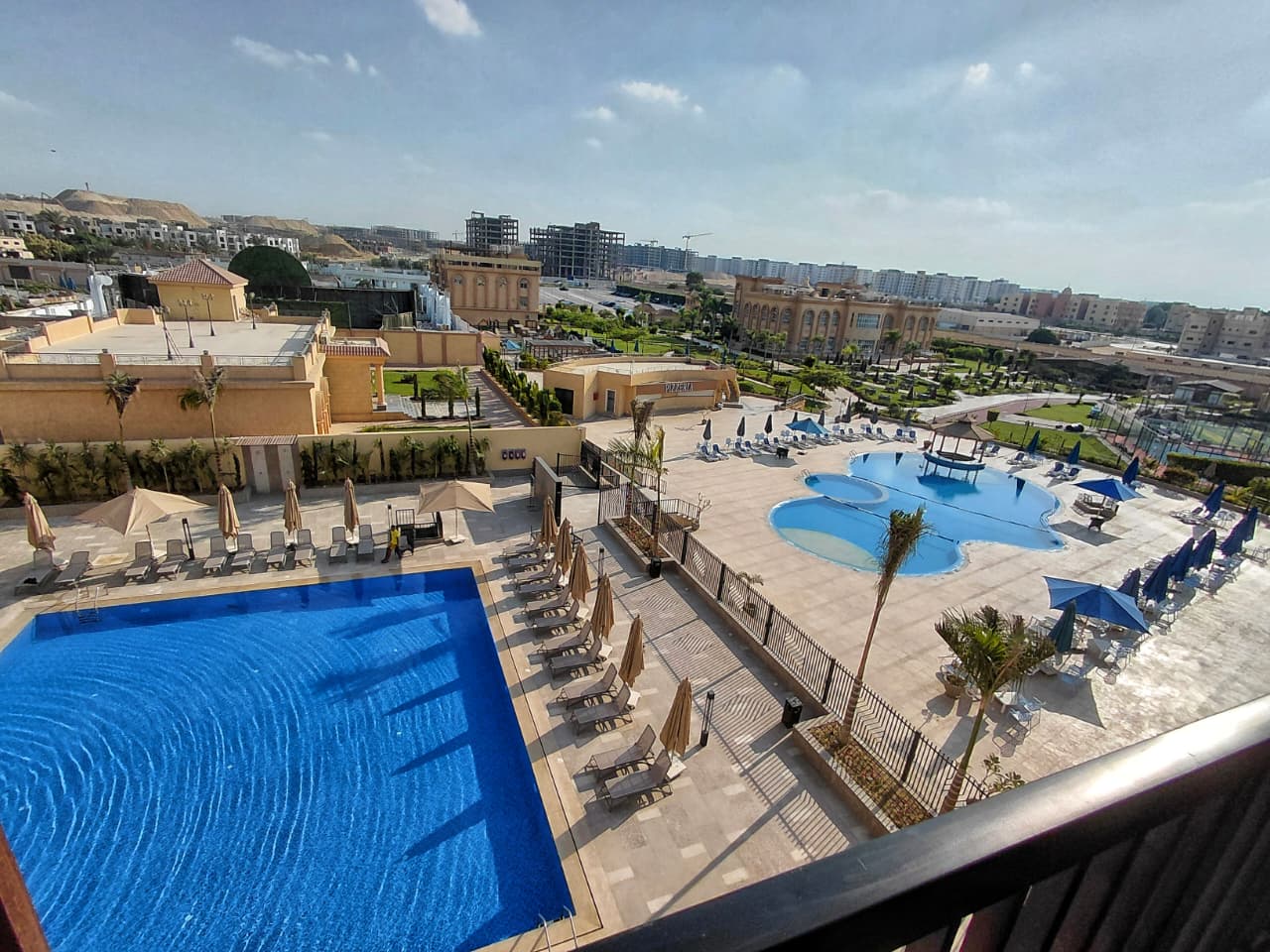 SOL Plaza | Elegant Double Retreat with Pool Views — Private room in a hotel in Cairo, Egypt — photo 28