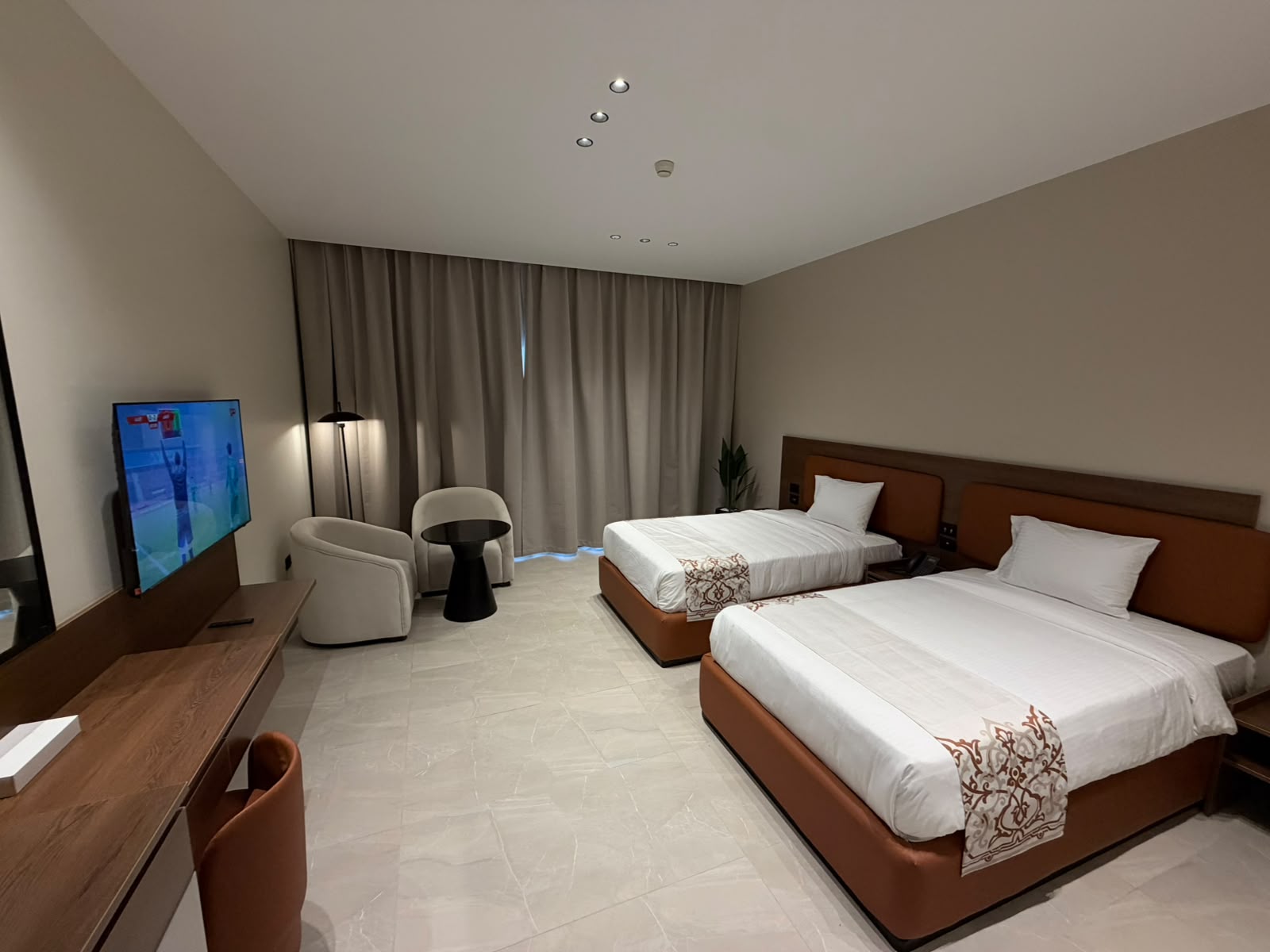 SOL Plaza | Elegant Double Retreat with Pool Views — Private room in a hotel in Cairo, Egypt — photo 59