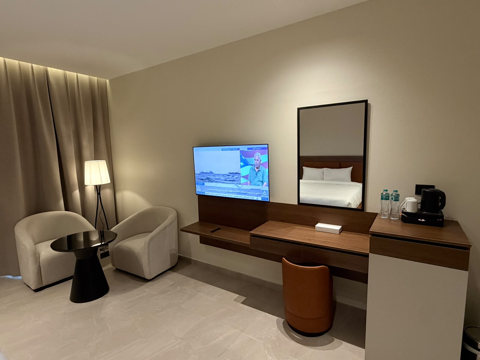 SOL Plaza | Elegant Double Retreat with Pool Views — Private room in a hotel in Cairo, Egypt — photo 61