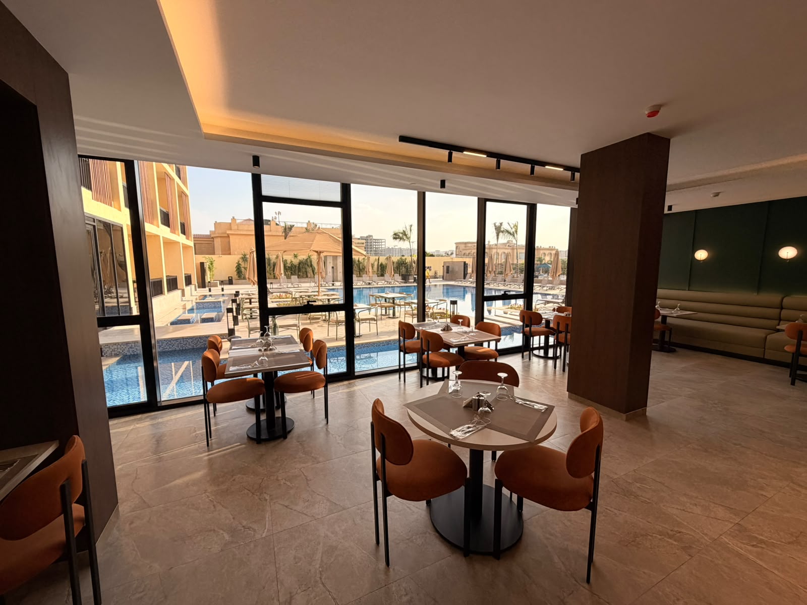 SOL Plaza | Elegant Double Retreat with Pool Views — Private room in a hotel in Cairo, Egypt — photo 71