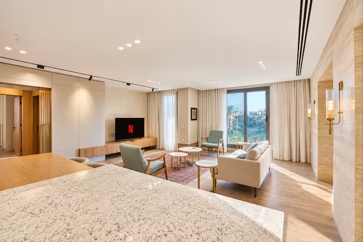 Chic 2BR Apartment | Silver Palm | Near O1 Mall — Apartment in First New Cairo, Egypt — photo 4