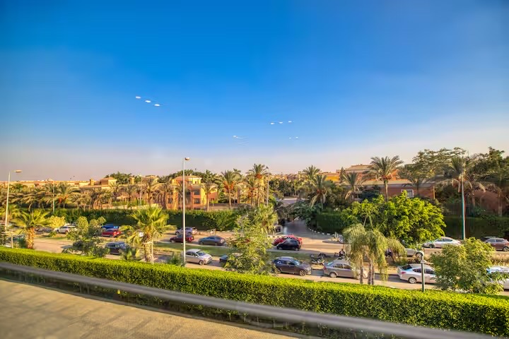 Chic 2BR Apartment | Silver Palm | Near O1 Mall — Apartment in First New Cairo, Egypt — photo 32