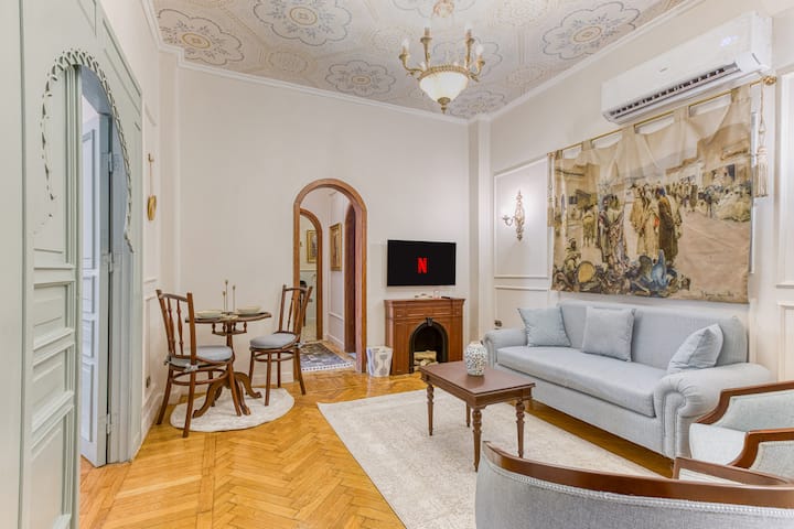 high ceiling Peacefull Saray Al-Andalus Downtown — Apartment in Cairo, Egypt, Egypt — photo 2