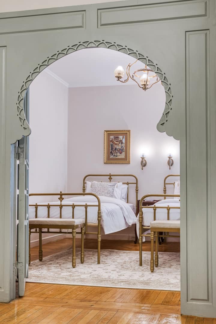 high ceiling Peacefull Saray Al-Andalus Downtown — Apartment in Cairo, Egypt, Egypt — photo 37