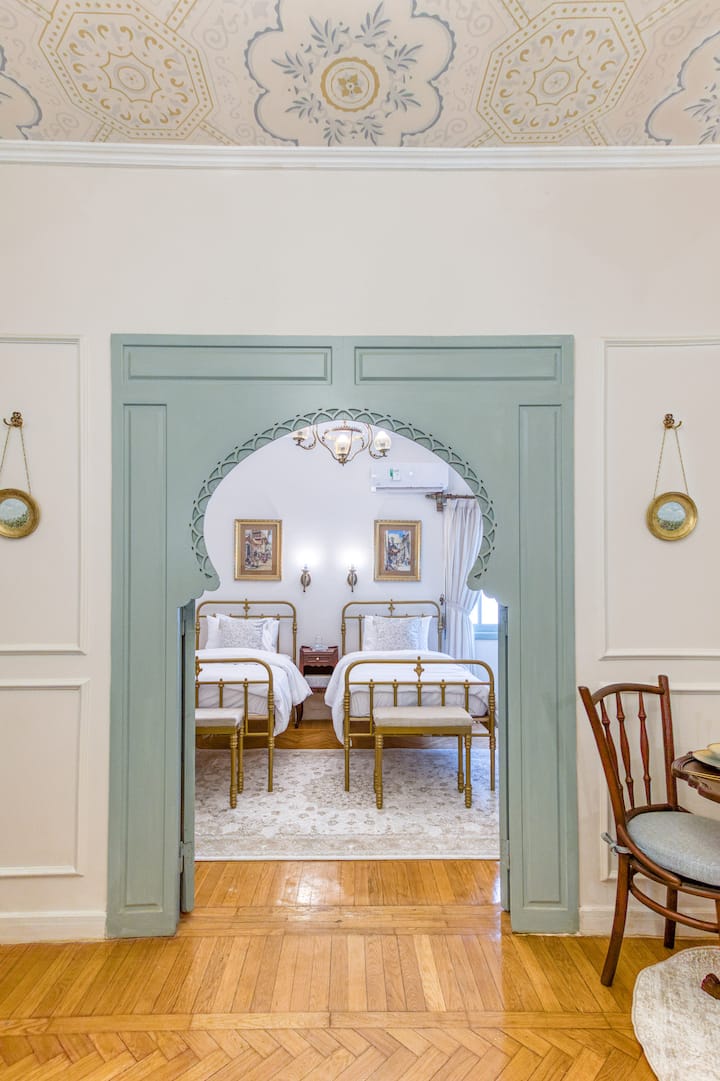high ceiling Peacefull Saray Al-Andalus Downtown — Apartment in Cairo, Egypt, Egypt — photo 41