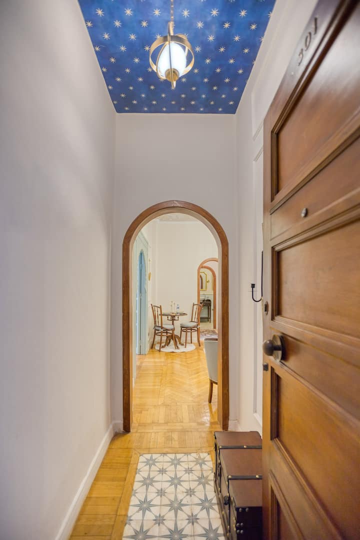 high ceiling Peacefull Saray Al-Andalus Downtown — Apartment in Cairo, Egypt, Egypt — photo 63