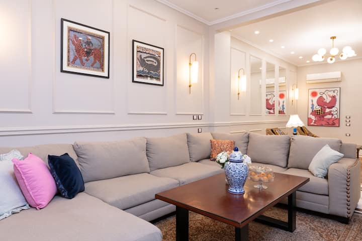 High-Ceiling Iconic Saray Walk to Tahrir & AUC — Apartment in Cairo, Egypt, Egypt — photo 3