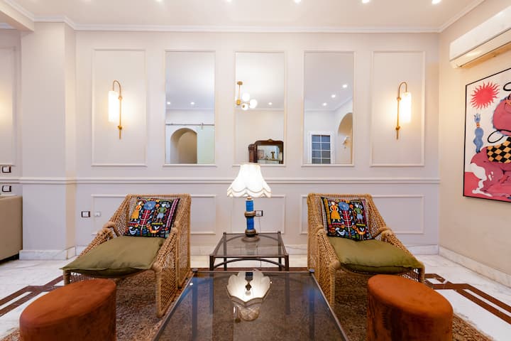 High-Ceiling Iconic Saray Walk to Tahrir & AUC — Apartment in Cairo, Egypt, Egypt — photo 5