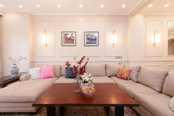 High-Ceiling Iconic Saray Walk to Tahrir & AUC — Apartment in Cairo, Egypt, Egypt — photo 6