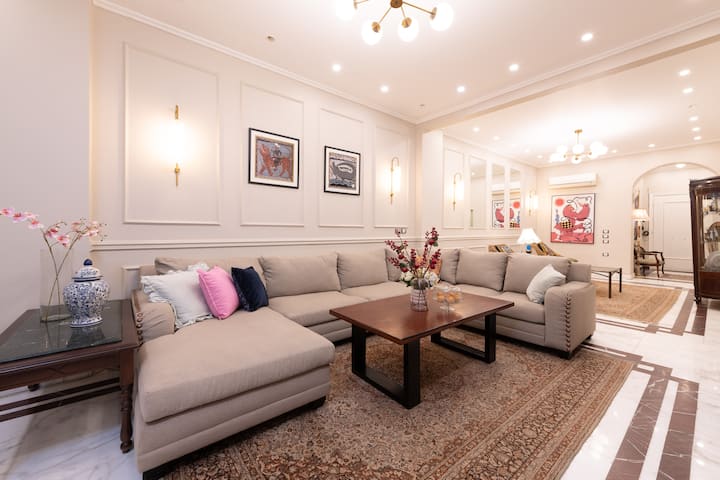 High-Ceiling Iconic Saray Walk to Tahrir & AUC — Apartment in Cairo, Egypt, Egypt — photo 15