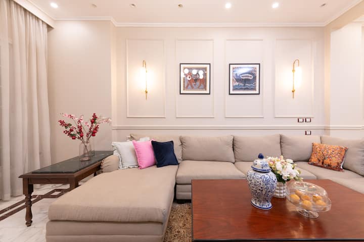 High-Ceiling Iconic Saray Walk to Tahrir & AUC — Apartment in Cairo, Egypt, Egypt — photo 18