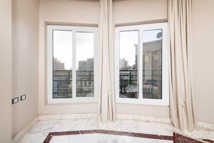 High-Ceiling Iconic Saray Walk to Tahrir & AUC — Apartment in Cairo, Egypt, Egypt — photo 45