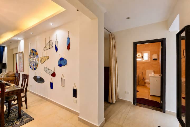 Saray 3BR Escape | Jacuzzi & Balcony | New Cairo — Apartment in Cairo, Egypt, Egypt — photo 21
