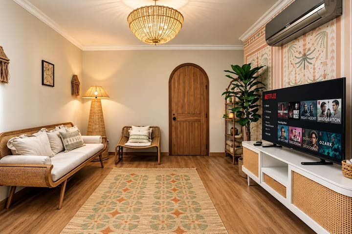 Wake Up to Pyramids & Museum Views | 3BR 3BASaray — Apartment in Giza, Egypt, Egypt — photo 2