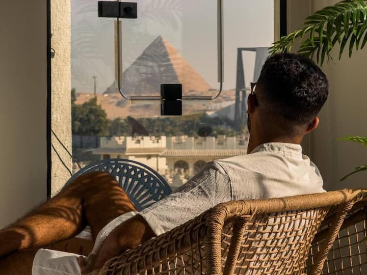 Wake Up to Pyramids & Museum Views | 3BR 3BASaray — Apartment in Giza, Egypt, Egypt — photo 5