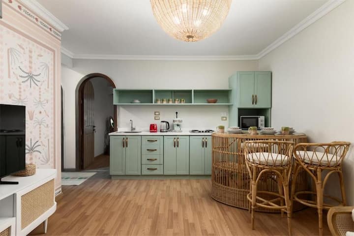 Wake Up to Pyramids & Museum Views | 3BR 3BASaray — Apartment in Giza, Egypt, Egypt — photo 9