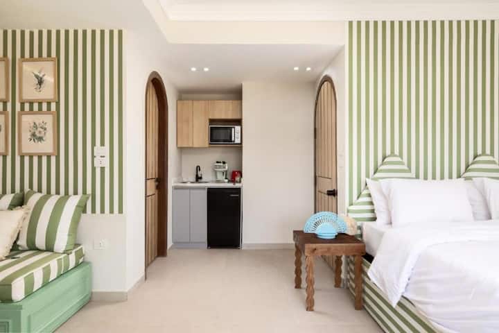 Wake Up to Pyramids & Museum Views | 3BR 3BASaray — Apartment in Giza, Egypt, Egypt — photo 10