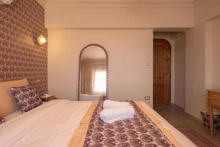 Pyramids & GEM View | 2BR | Self Check-in — Apartment in Giza, Egypt, Egypt — photo 47