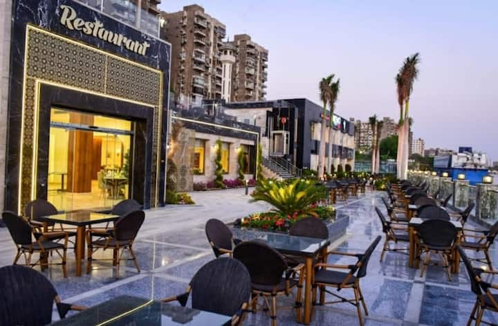 Nile&Pyramid Views|2BR| Art gallery — Apartment in Nile Corniche, Cairo, Egypt — photo 43