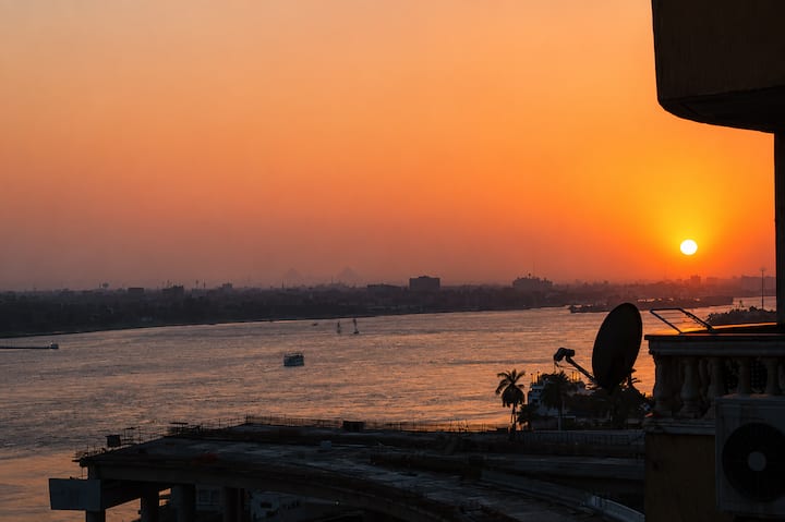 Nile&Pyramid Views|2BR| Art gallery — Apartment in Nile Corniche, Cairo, Egypt — photo 54