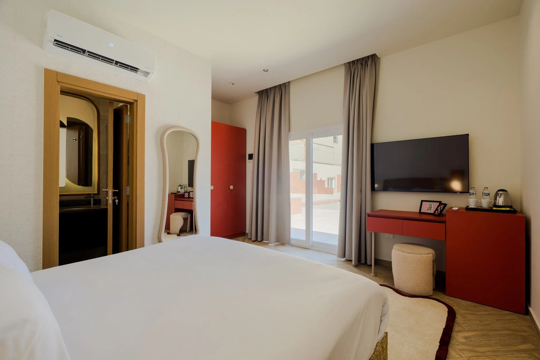 Serviced City-View Studio near Orman Garden, Giza — Studio in Near Orman Botanical Garden & Giza Zoo, off Nile St, Giza, Egypt — photo 2