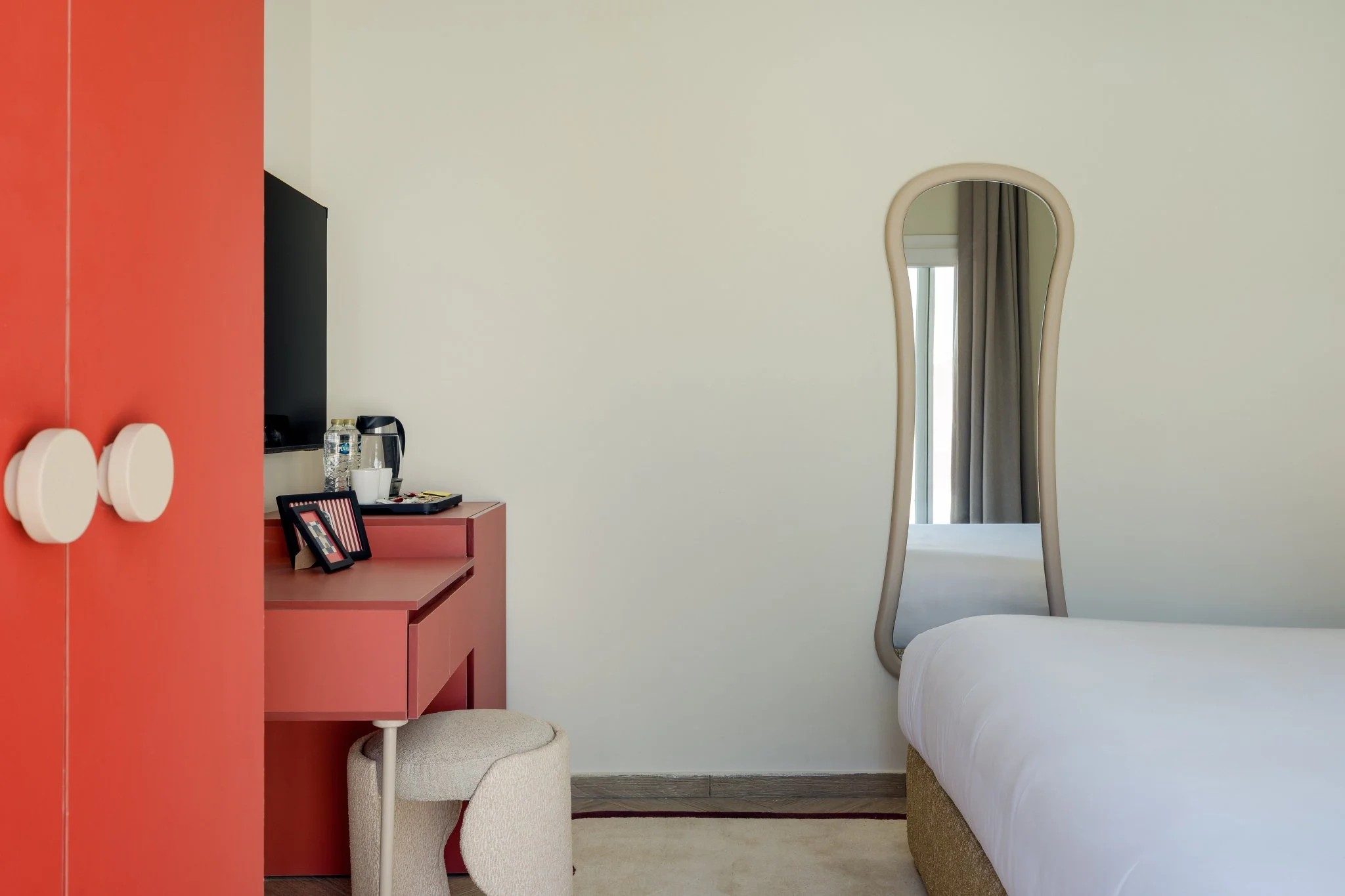 Serviced City-View Studio near Orman Garden, Giza — Studio in Near Orman Botanical Garden & Giza Zoo, off Nile St, Giza, Egypt — photo 13
