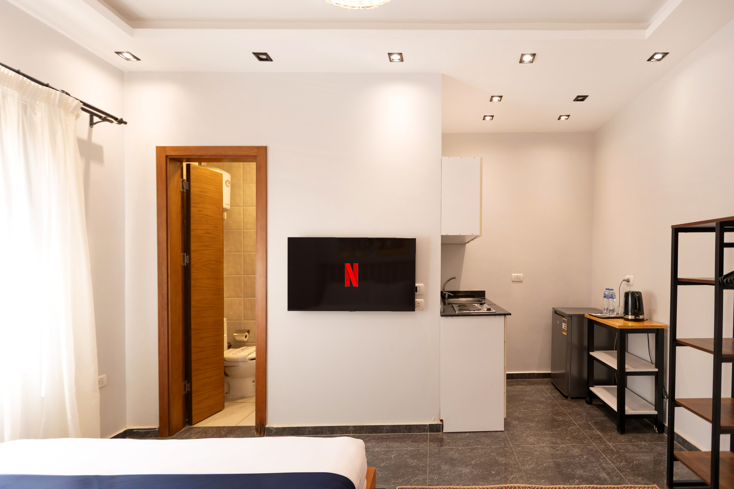 Travelholic Compact Queen Studio near AUC | AUC 202 — Studio in Travelholic AUC Residence. Unit 202., Egypt — photo 5