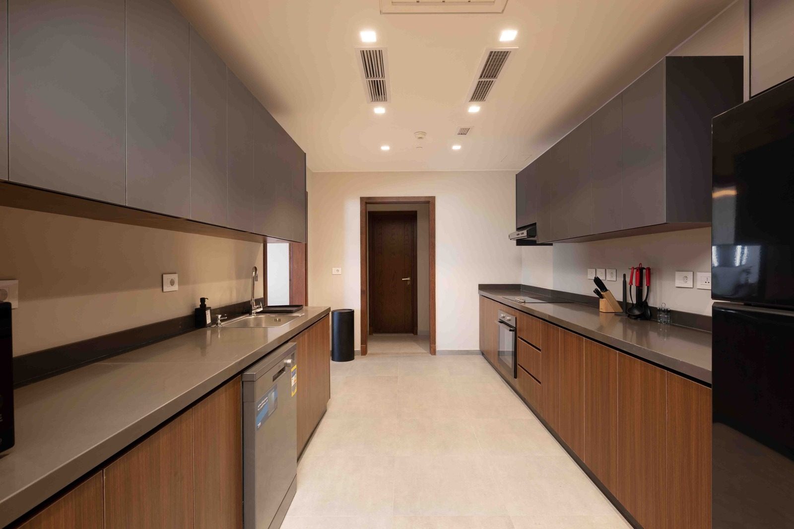Refined 4BR Apartment – City View – Aeon Towers — Apartment in Aeon Towers, Sheikh Zayed, Egypt — photo 10