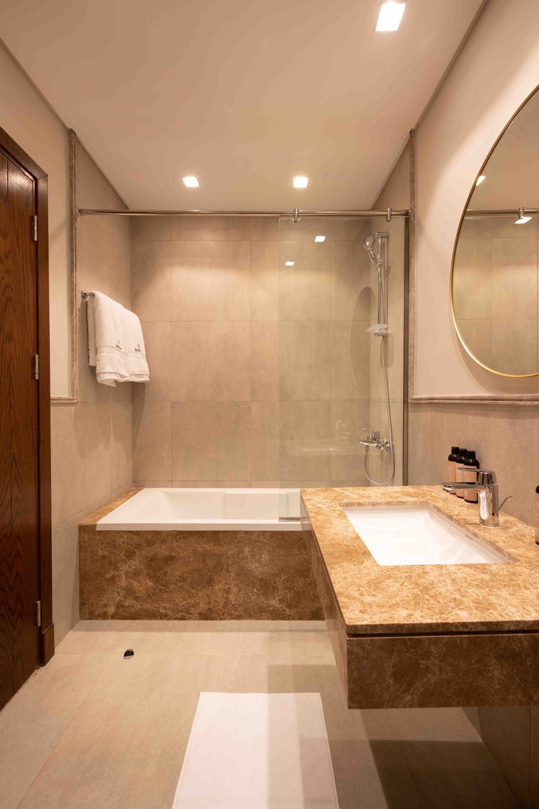Refined 4BR Apartment – City View – Aeon Towers — Apartment in Aeon Towers, Sheikh Zayed, Egypt — photo 19