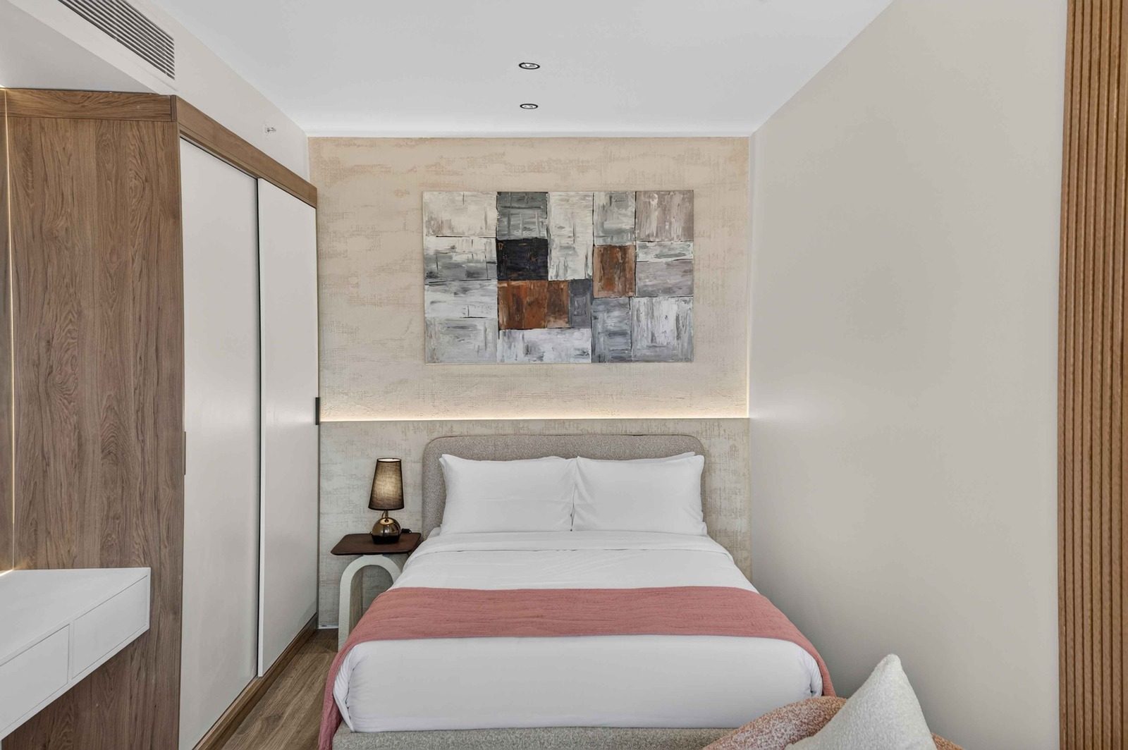 Cozy Studio – Sheikh Zayed – ZED Towers — Studio in ZED Towers, Sheikh Zayed, Egypt — photo 12