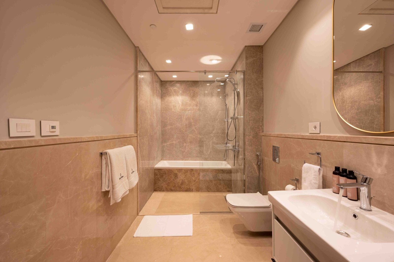 Charming 4BR Apartment – City View – Aeon Towers — Apartment in Aeon Towers, Sheikh Zayed, Egypt — photo 14