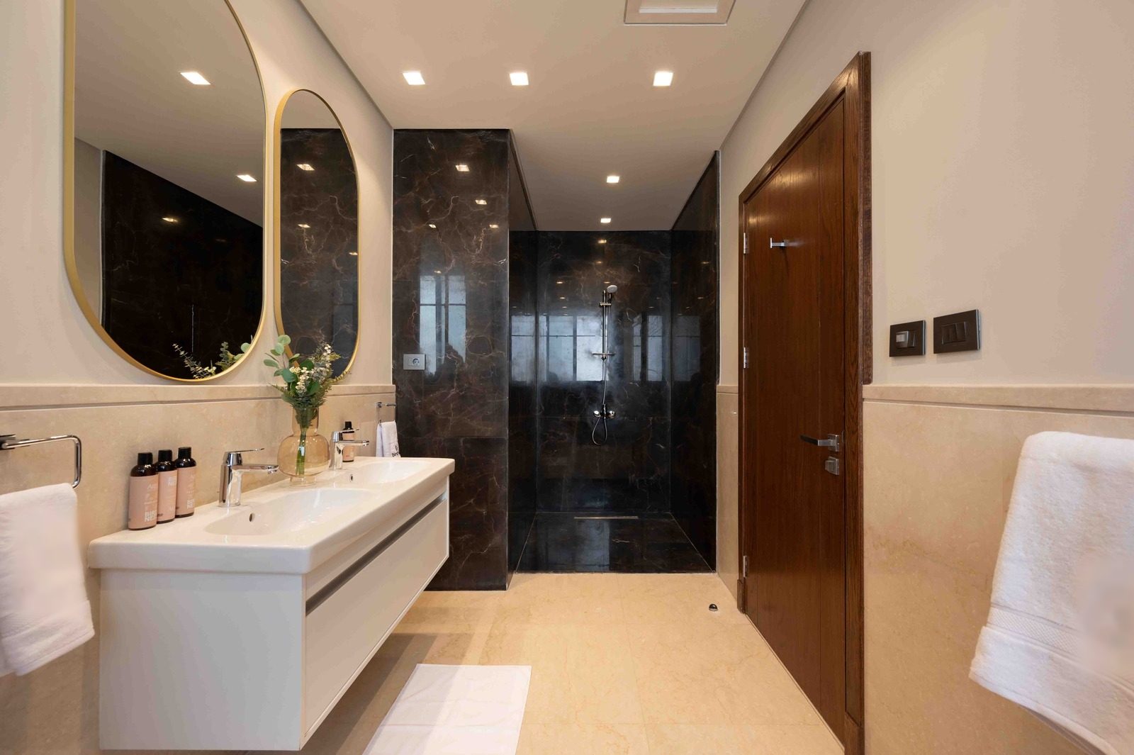 Bright 4BR Apartment – City View – Aeon Towers — Apartment in Aeon Towers, Sheikh Zayed, Egypt — photo 15