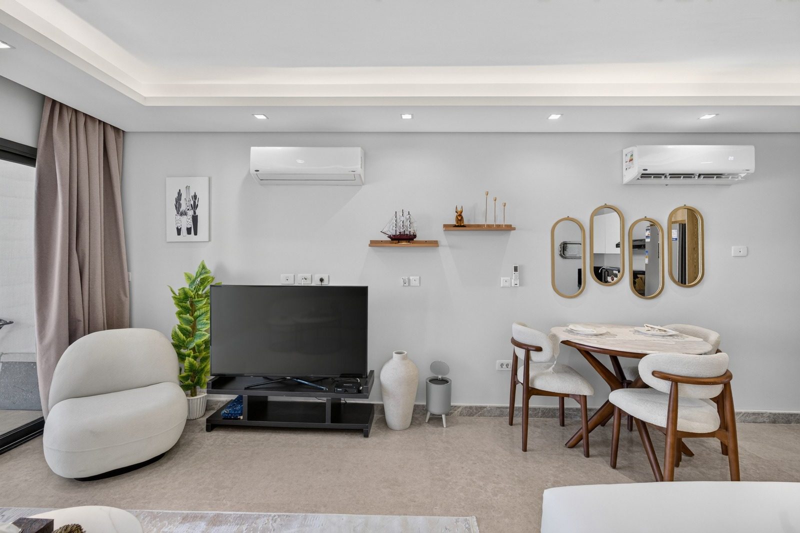 Modern Studio – Sheikh Zayed – ZED Towers — Studio in ZED Towers, Sheikh Zayed, Egypt — photo 4