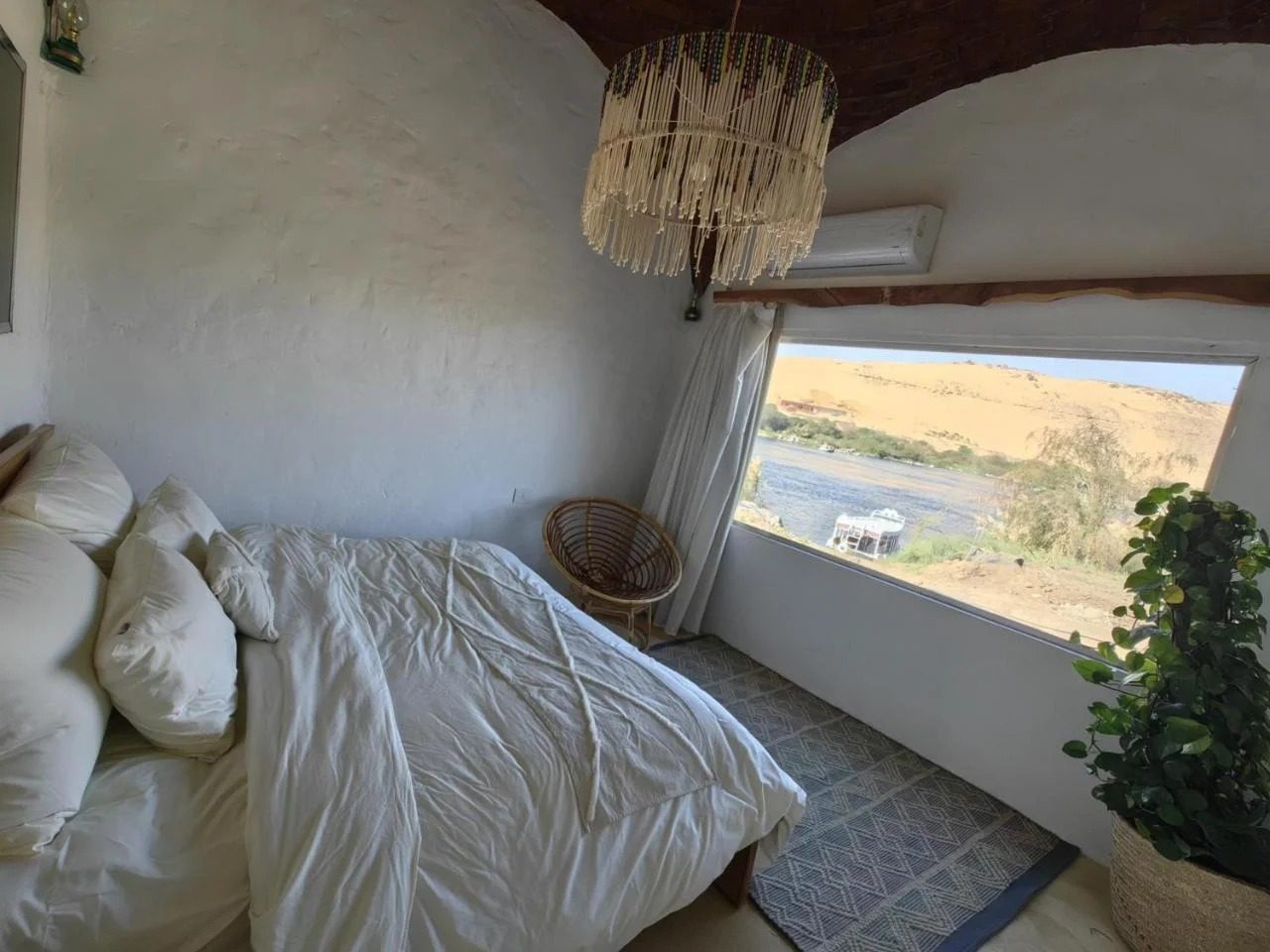 King Room – Nile View – Nubian Guesthouse, Aswan — Private room in guesthouse in Nubian village on the West Bank of the Nile, Aswan, Egypt — photo 4