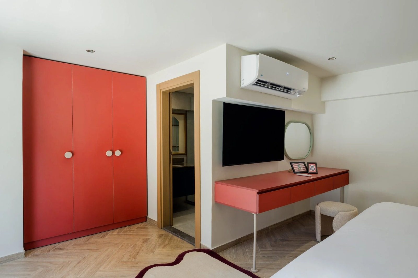Elegant Studio – City View – Giza — Studio in Near Orman Botanical Garden & Giza Zoo, off Nile St, Giza, Egypt — photo 7
