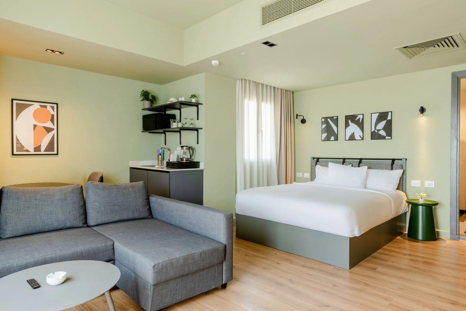 Studio with Sofa Bed – Downtown Cairo — Studio in Downtown Cairo, a short walk to Talaat Harb Square and Tahrir Square, Egypt — photo 4