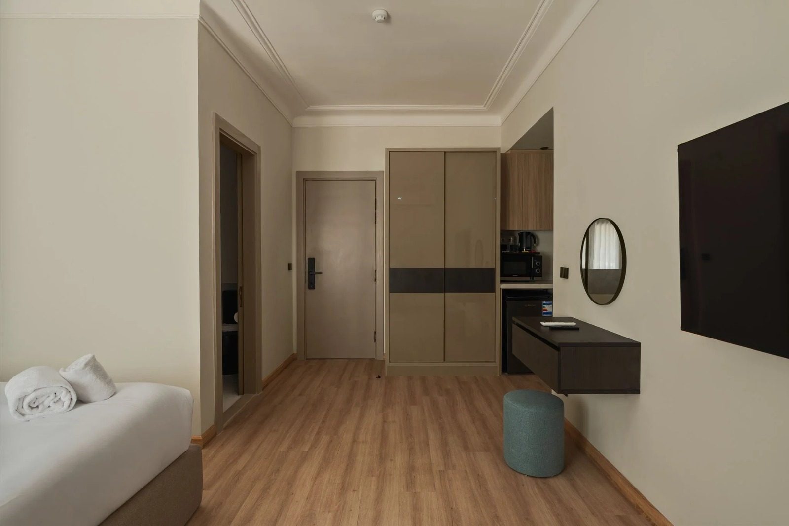 Studio with Kitchenette – Zamalek — Studio in Zamalek, next to the Lebanese Embassy, Egypt — photo 2