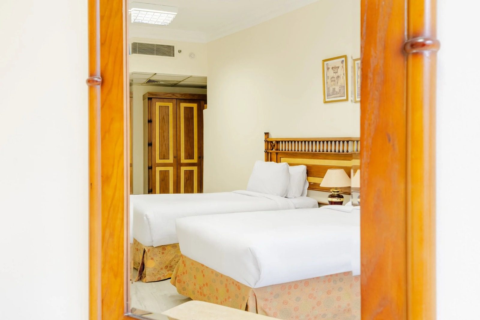 Standard Twin Room – City View – Nile-side Hotel, Zamalek — Private room in a hotel in Nile side of Zamalek, Cairo, Egypt — photo 2