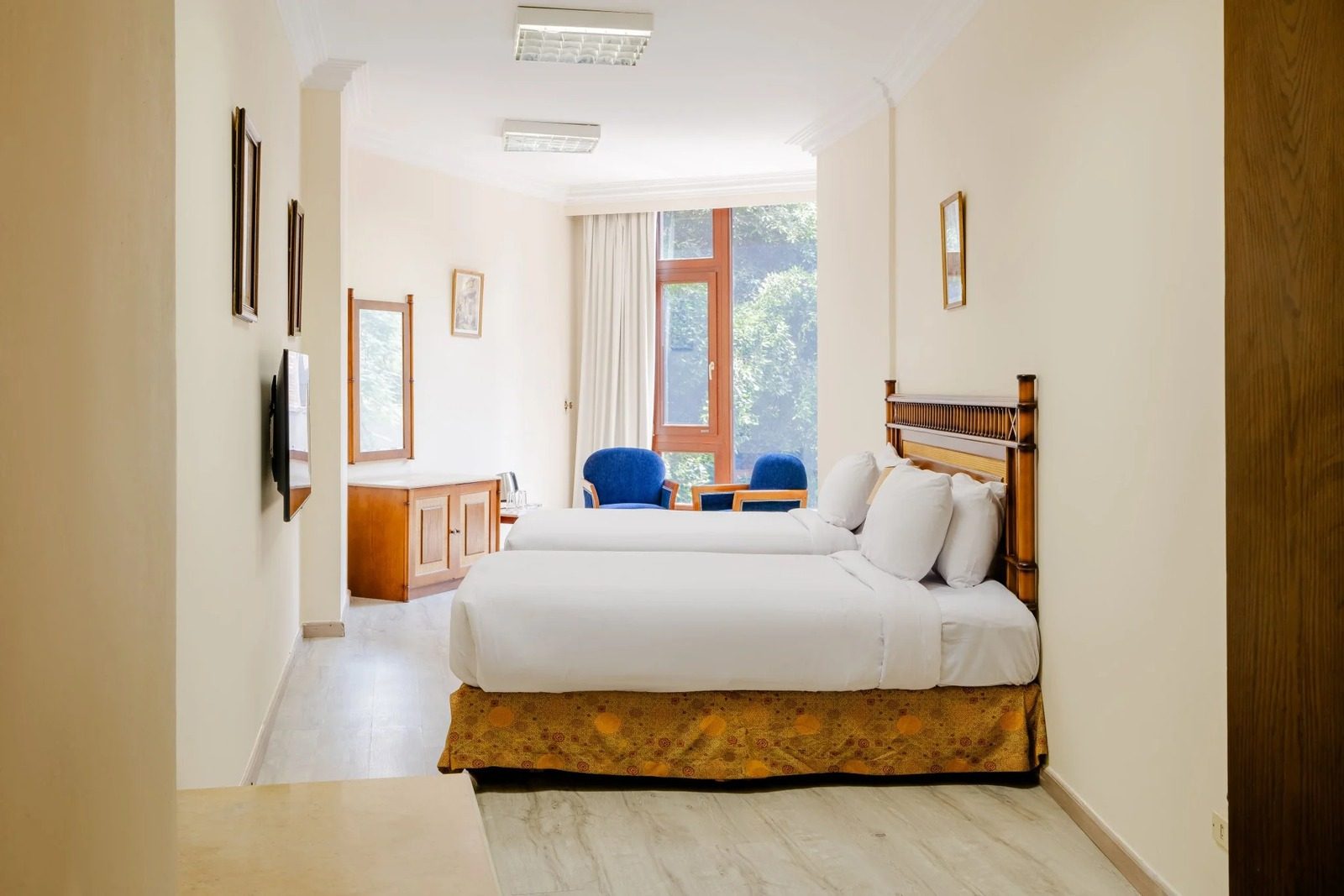 Standard Twin Room – City View – Nile-side Hotel, Zamalek — Private room in a hotel in Nile side of Zamalek, Cairo, Egypt — photo 4