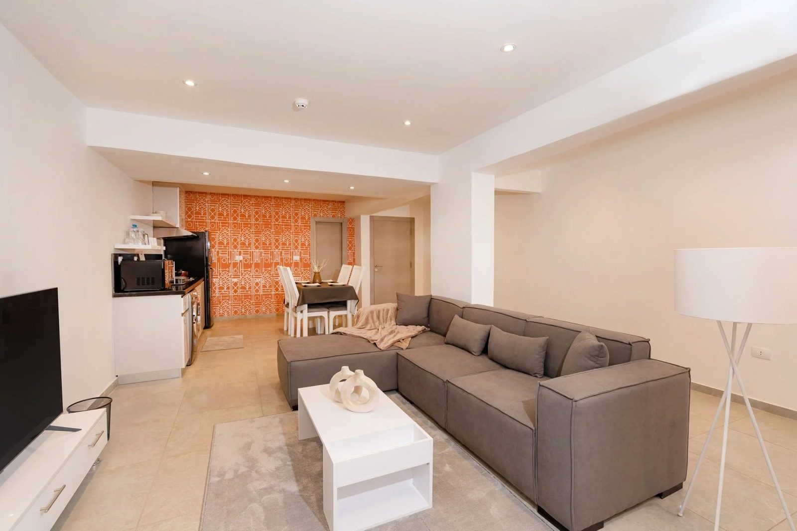 2BR Apartment – near the Pyramids — Apartment in Haram district, Giza — near the Pyramids and the Grand Egyptian Museum, Egypt — photo 2