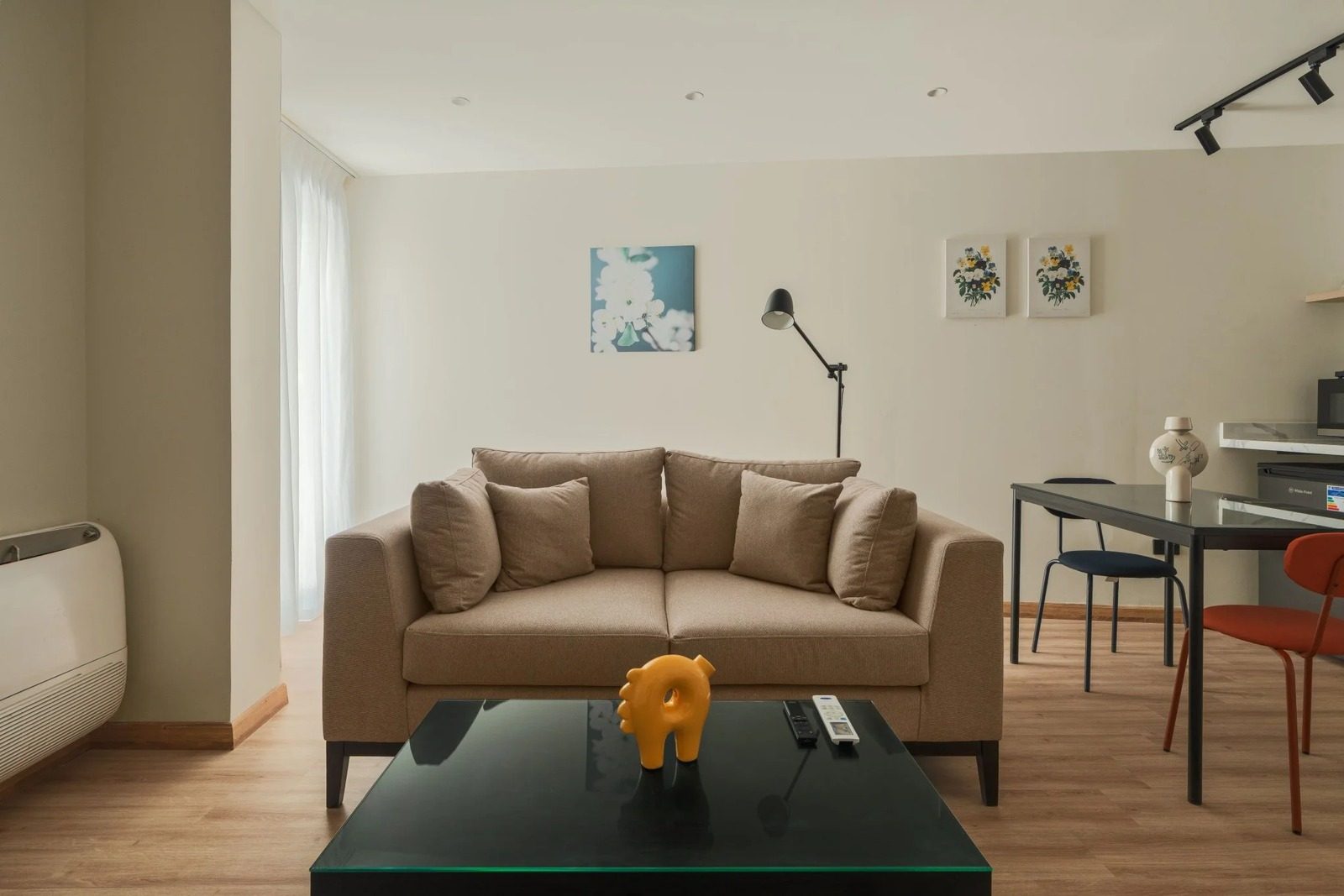 1BR Apartment with Balcony & Kitchenette – Zamalek — Apartment in Zamalek, next to the Lebanese Embassy, Egypt — photo 2