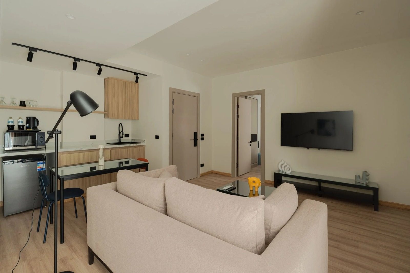 1BR Apartment with Balcony & Kitchenette – Zamalek — Apartment in Zamalek, next to the Lebanese Embassy, Egypt — photo 3