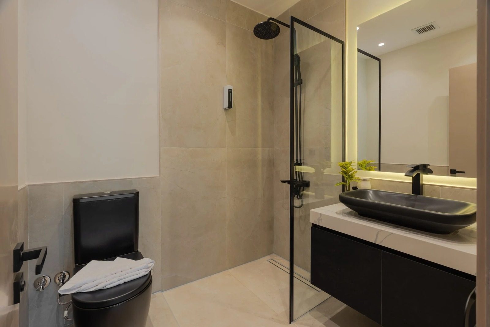 1BR Apartment with Balcony & Kitchenette – Zamalek — Apartment in Zamalek, next to the Lebanese Embassy, Egypt — photo 13