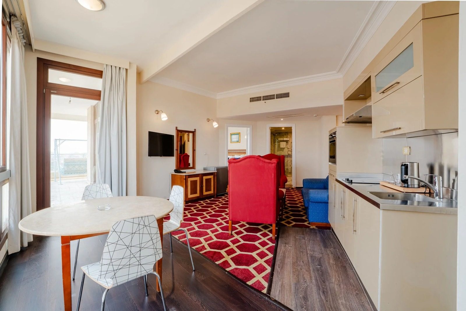 1BR Royal Suite – Nile View – Nile-side Hotel, Zamalek — Hotel serviced apartment in Nile side of Zamalek, Cairo, Egypt — photo 6
