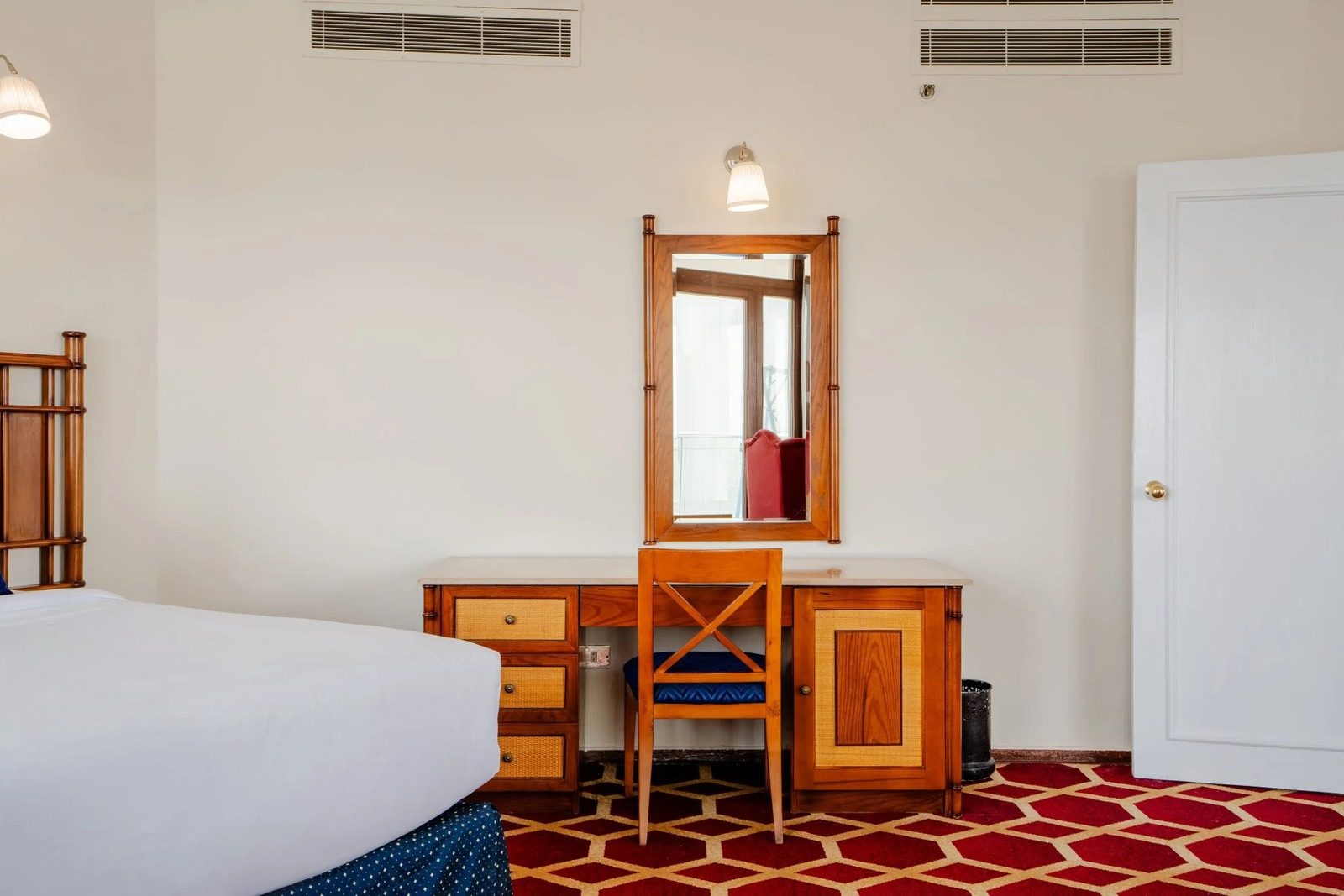 1BR Royal Suite – Nile View – Nile-side Hotel, Zamalek — Hotel serviced apartment in Nile side of Zamalek, Cairo, Egypt — photo 10